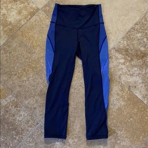 Lululemon navy/blue mesh panel crop leggings size4